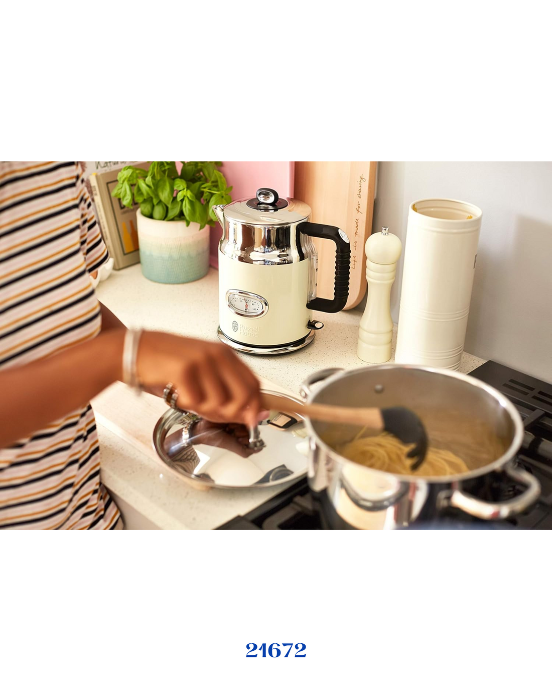 Russell Hobbs Retro Vintage Cream Kettle 2400W 1.7L